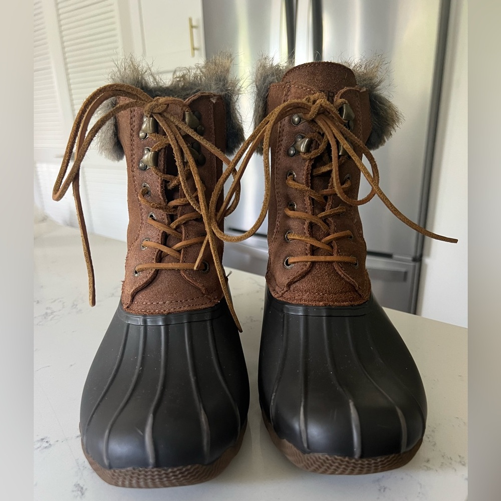 Sperry fur lined duck boots